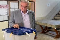 وزیر بهداشت رای خود را به صندوق انتخابات انداخت