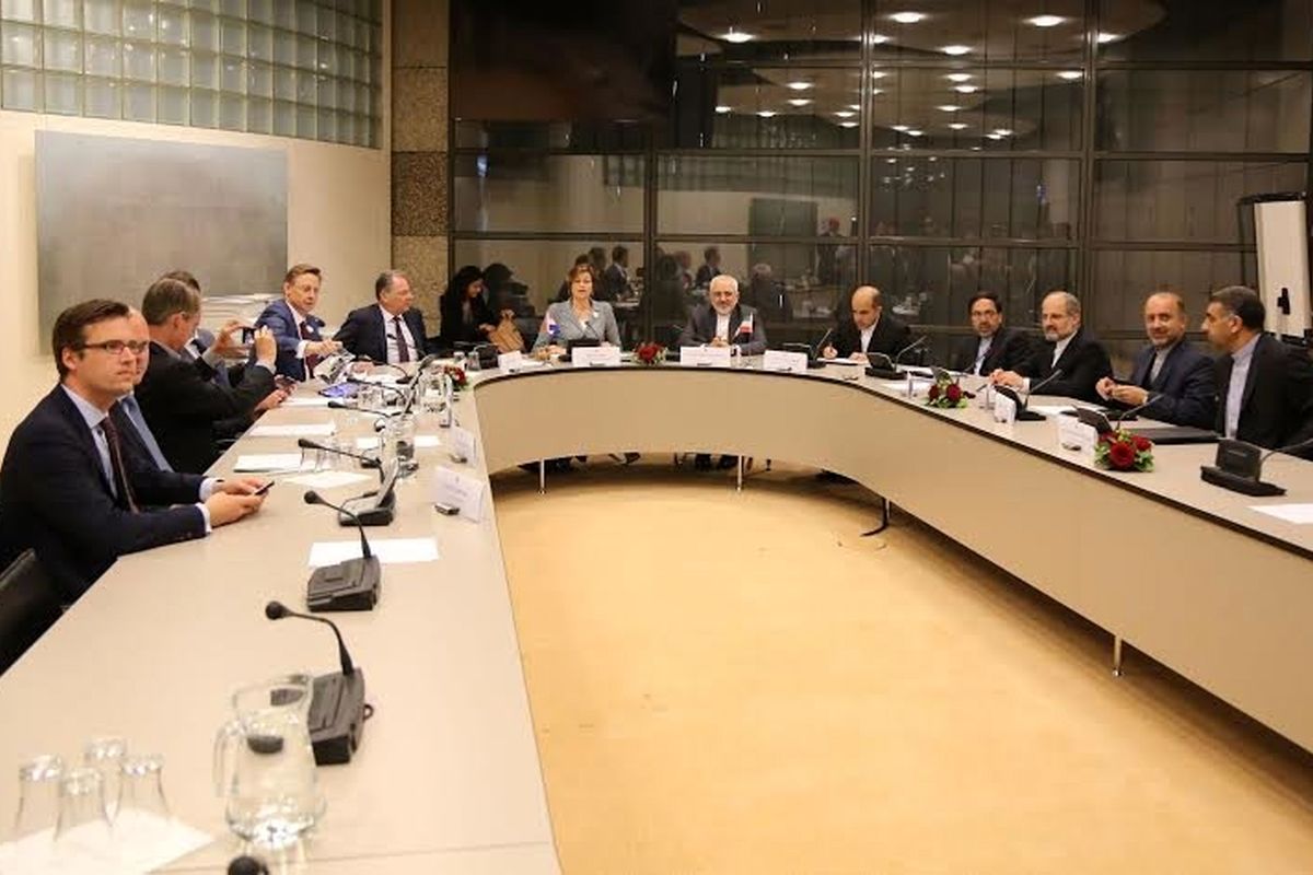 ظریف در جمع اعضای کمیسیون سیاست خارجی کنگره ملی هلند حضور یافت
