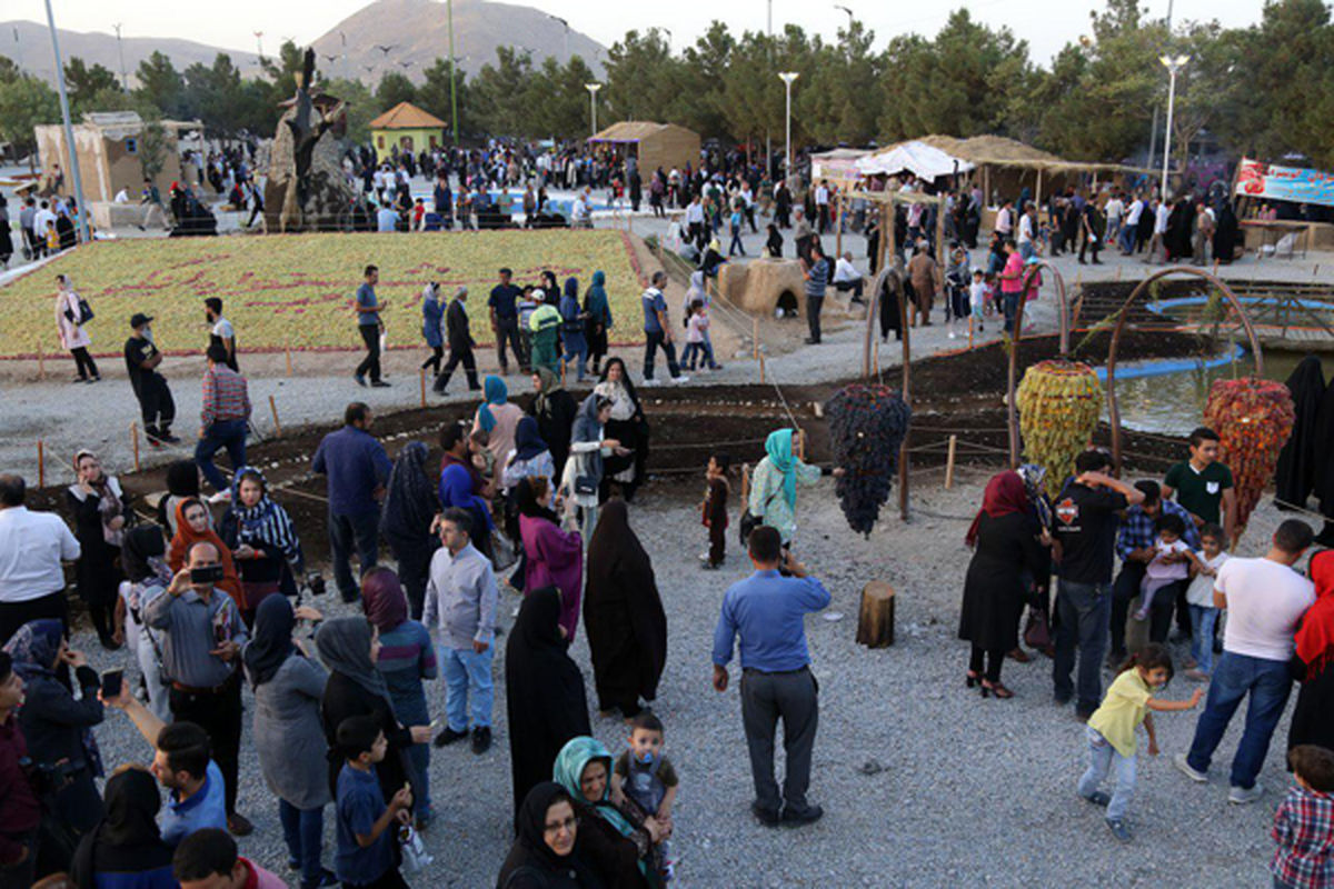 برگزاری آیین افتتاحیه پنجمین جشنواره انگور ارومیه