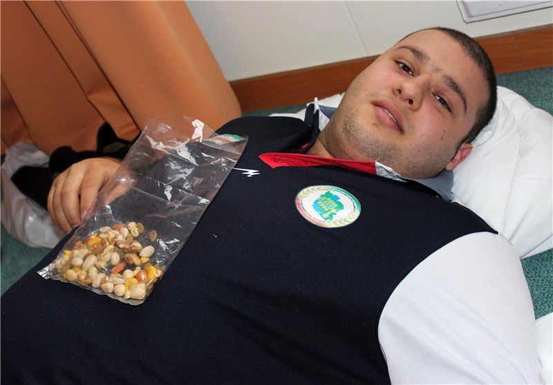 وزنه بردار ملی ایران در بیمارستان بستری شد