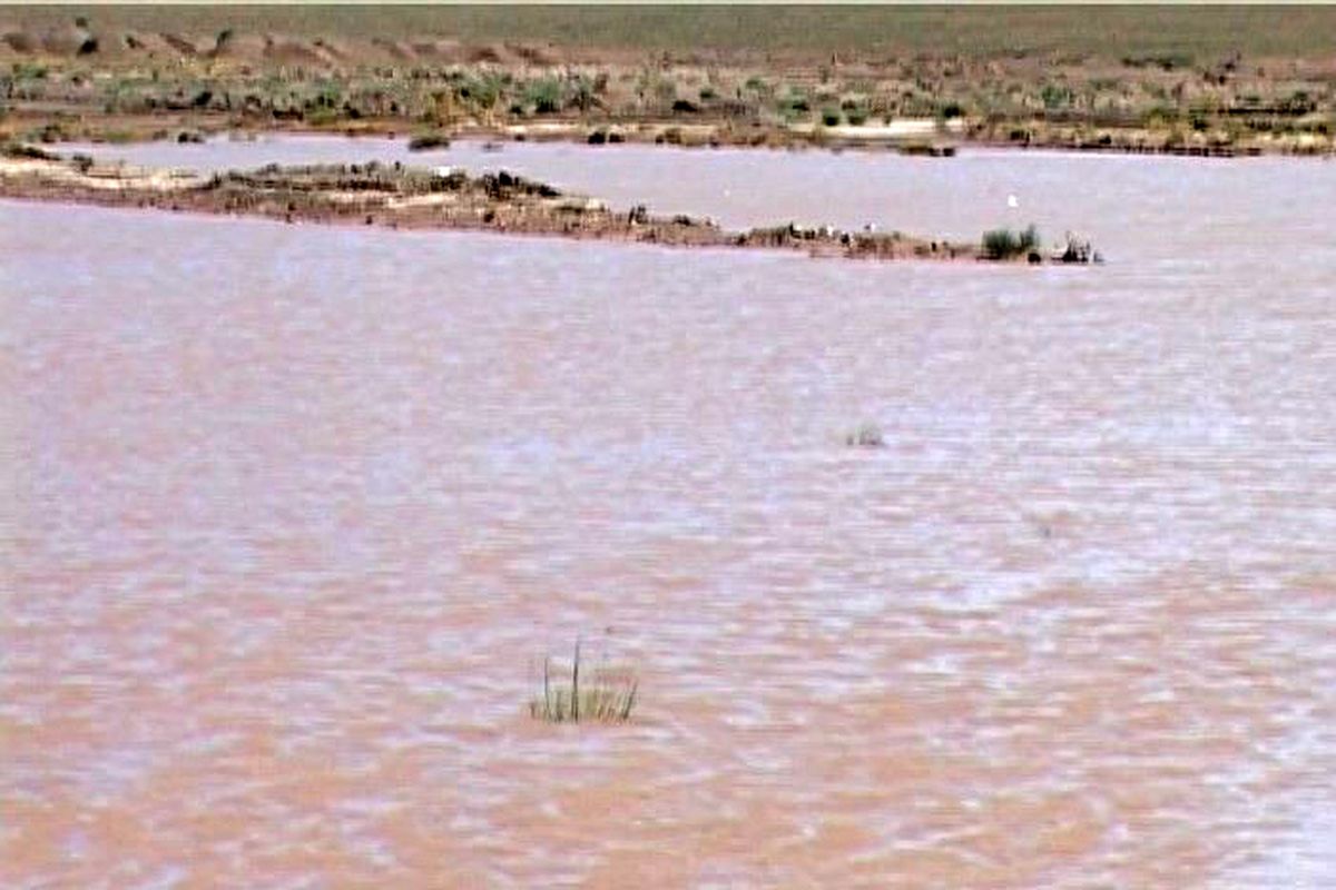 آبگیری 2 سیلاب و بند خاکی در شهرستان اردستان