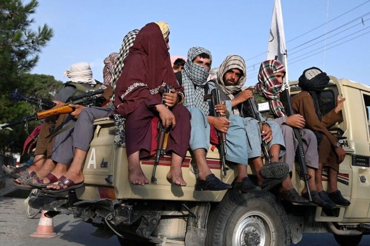 رژه‌ نیروهای طالبان در قندهار با استفاده از خودروهای نظامی آمریکایی