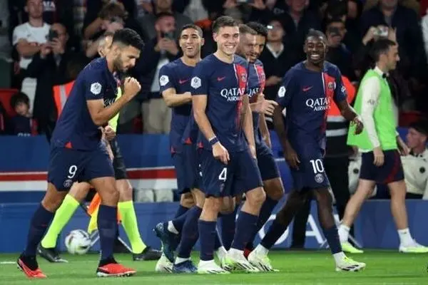 در PSG می‌مانم