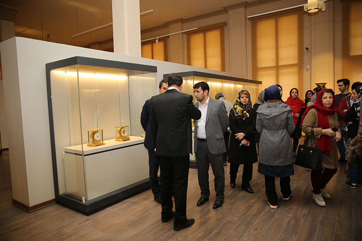 حضور اعضای انجمن دوستداران تهران در موزه بانک ملی ایران