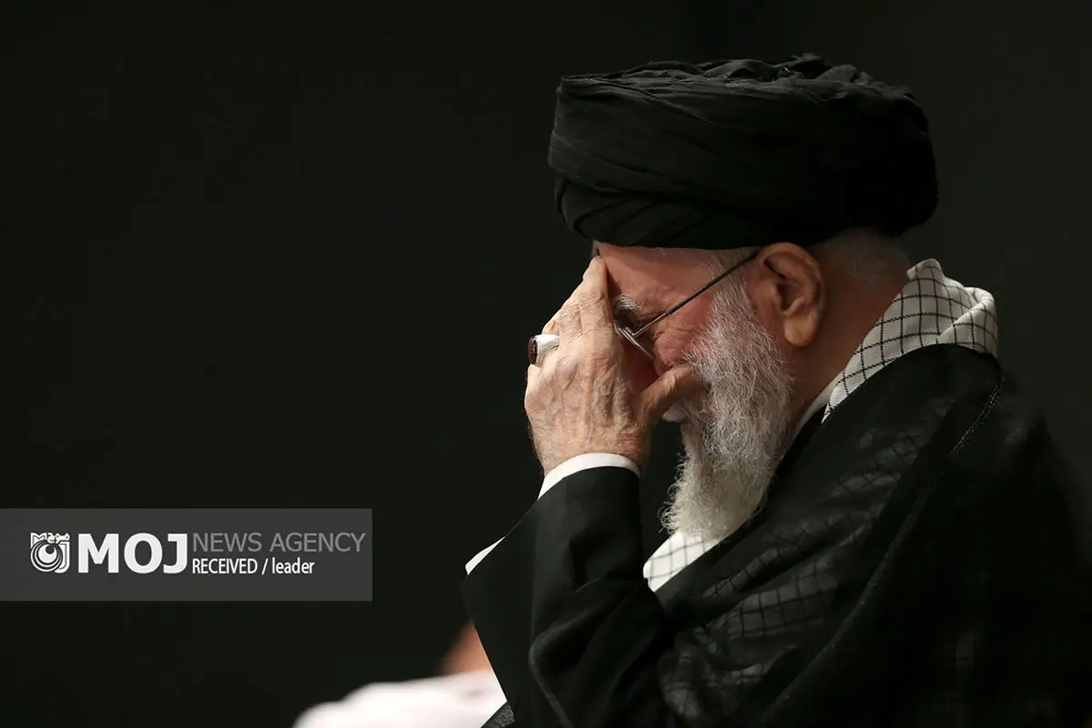  مداحی «ای ایران خدایی» محمود کریمی در محضر رهبر انقلاب در شب عاشورا + فیلم