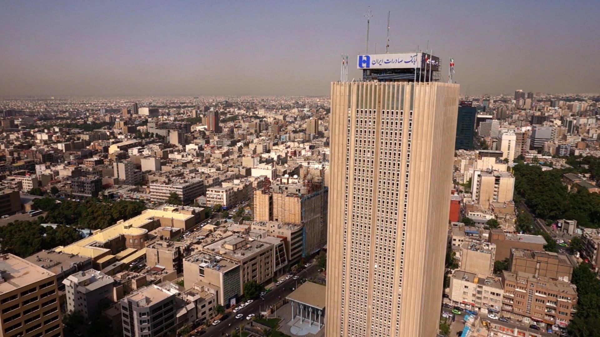 مدیرعامل بانک صادرات ایران کارآفرین برتر شد