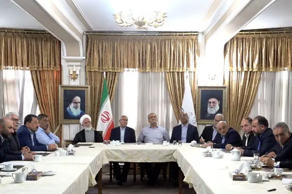 مسائل، چالش‌ها و مطالبات فعالان بخش خصوصی کرمانشاه به صورت ویژه بررسی شود
