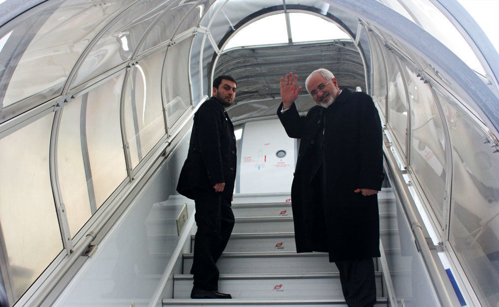 ظریف تهران را به مقصد رم ترک کرد