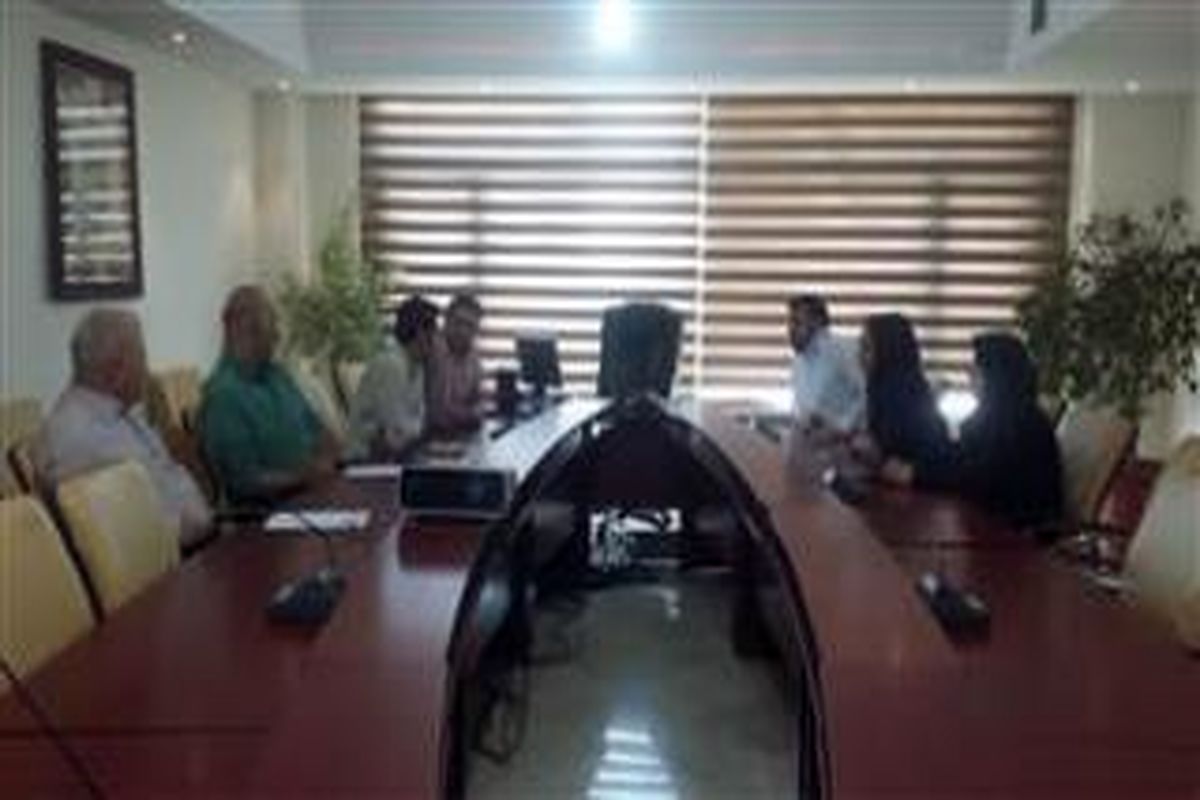 جلسه شورای اداری در سالن جلسات دفتر شهردار ناحیه 4