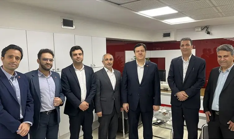 بازدید مدیرعامل بانک ملت از شعب و واحدهای ستادی خدمات رسان در تهران