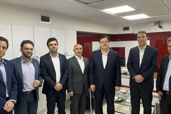 بازدید مدیرعامل بانک ملت از شعب و واحدهای ستادی خدمات رسان در تهران
