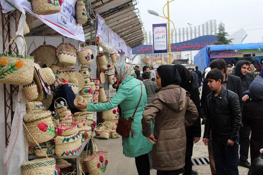 برگزاری نوروز بازار در منطقه آزاد انزلی