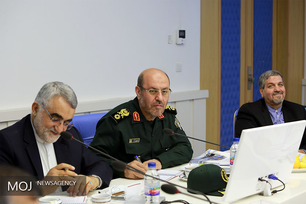 وزرای دفاع ایران و سوریه بر تشدید عملیات نظامی علیه تروریست‌ها تأکید کردند