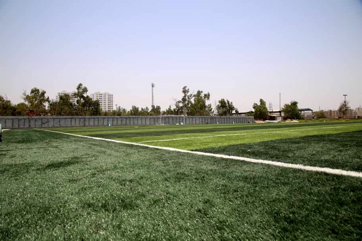 بازدید از مراحل تکمیل و آماده‌سازی زمین فوتبال شهدای قائم