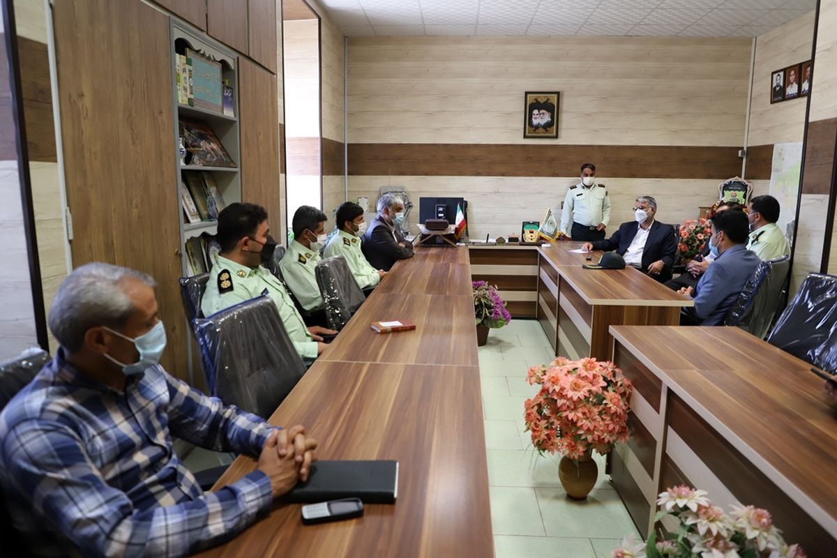 بازدید رییس کل دادگستری یزد از پلیس امنیت عمومی/تاکید بر تربیت صحیح خانواده ها