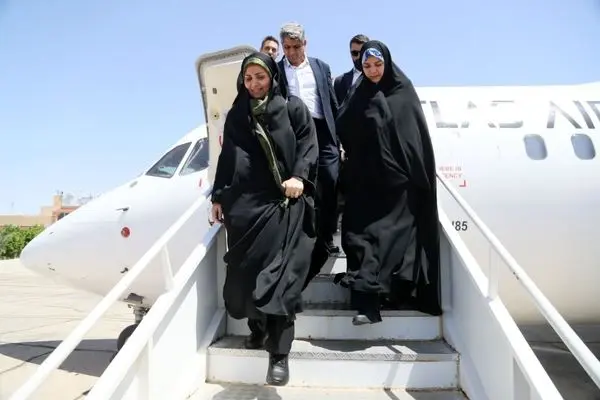 وزیر راه و شهرسازی وارد طبس شد