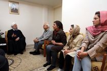روحانی با خانواده شهید شاهمیریان دیدار کرد