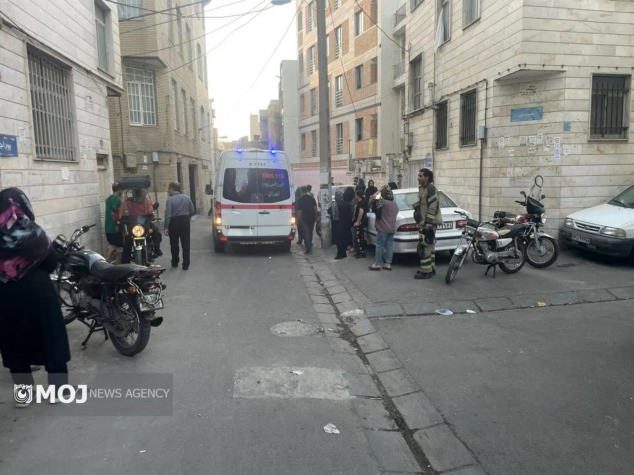 انفجار در منزل مسکونی در خیابان پیروزی تهران/ سه نفر مصدوم شدند+ عکس و فیلم