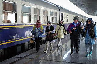اولین  قطار گردشگری وارد نطنز شد