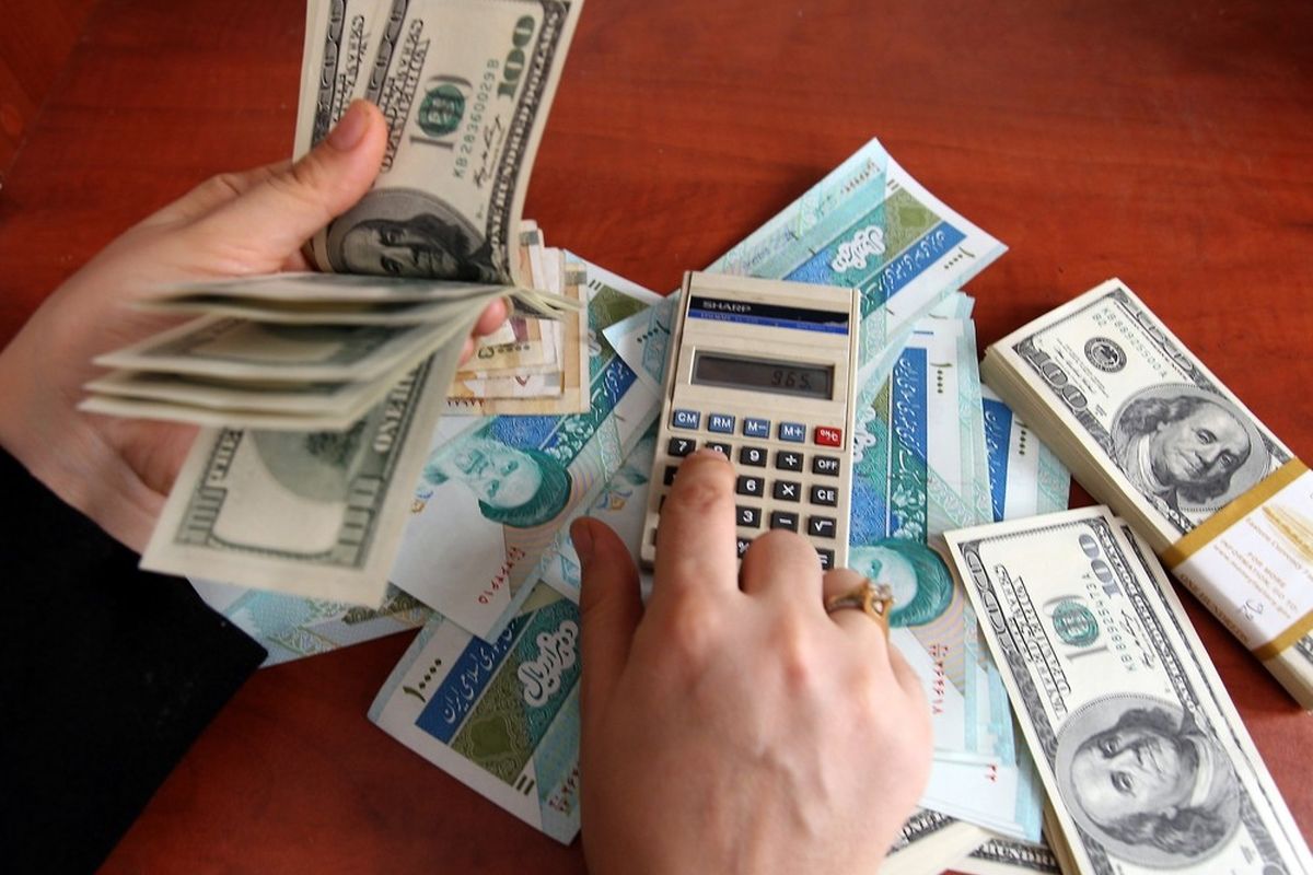 درخواست دولت برای تسعیر نرخ ارز با دلار ۲۹۰۰ تومانی