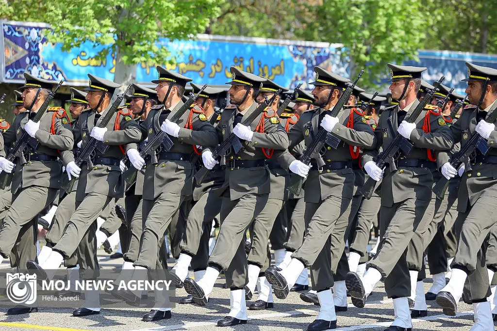 رئیس بنیاد حفظ آثار و نشرارزش های دفاع مقدس روز ارتش را تبریک گفت