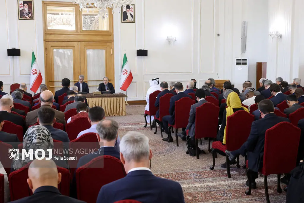 دیدار وزیر امور خارجه جمهوری اسلامی ایران با سفرا، روسای نمایندگی‌های دیپلماتیک خارجی و سازمان‌های بین‌المللی مقیم تهران