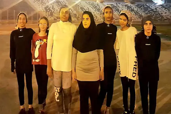 درخشش دانش‌آموزان نابینا و کم‌بینا در رقابت دوومیدانی بندرعباس به مناسبت روز دانش‌آموز