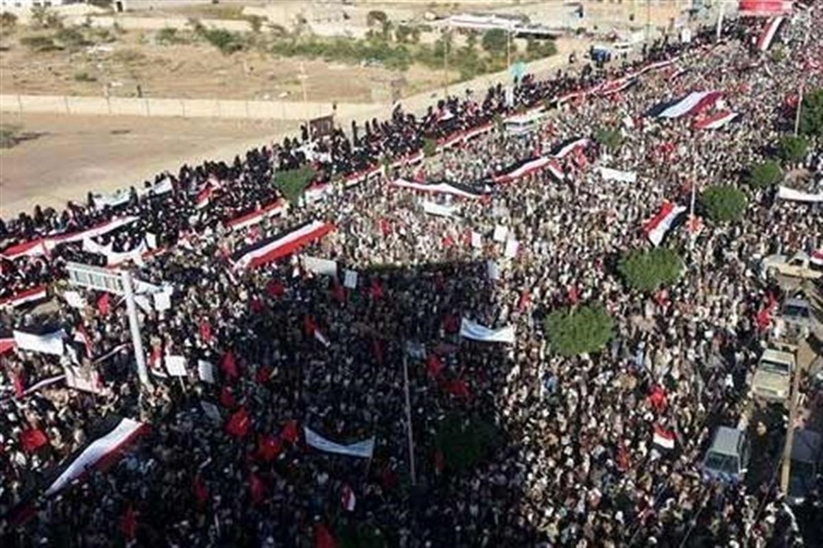 راهپیمایی یمنی‌ها در حمایت از دستاوردهای موشکی ارتش