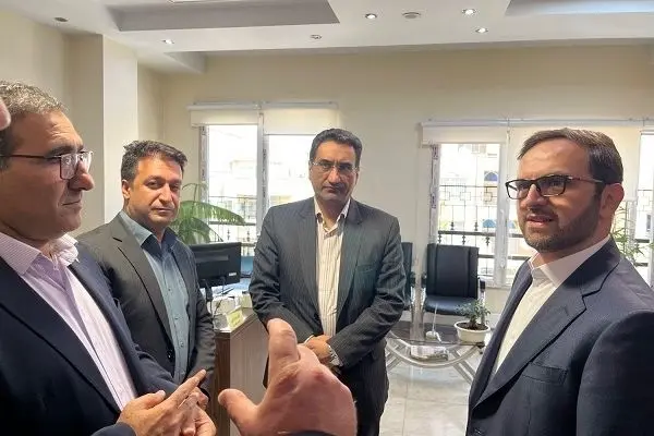 بازدید میدانی مدیرعامل بانک کشاورزی از مدیریت استان تهران/ تأکید بر استمرار خدمت‌رسانی به شهروندان