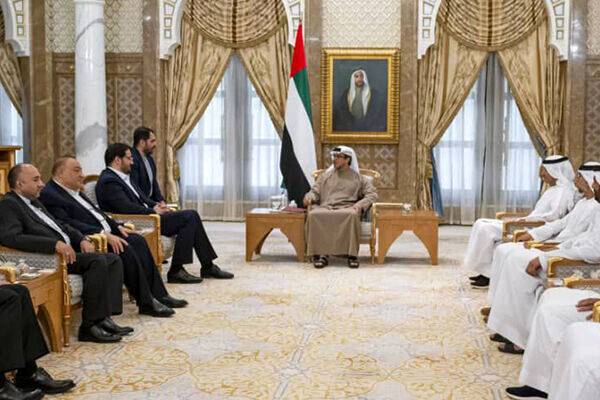 وزیر راه و شهرسازی با نایب‌ رئیس دولت امارات دیدار و گفتگو کرد