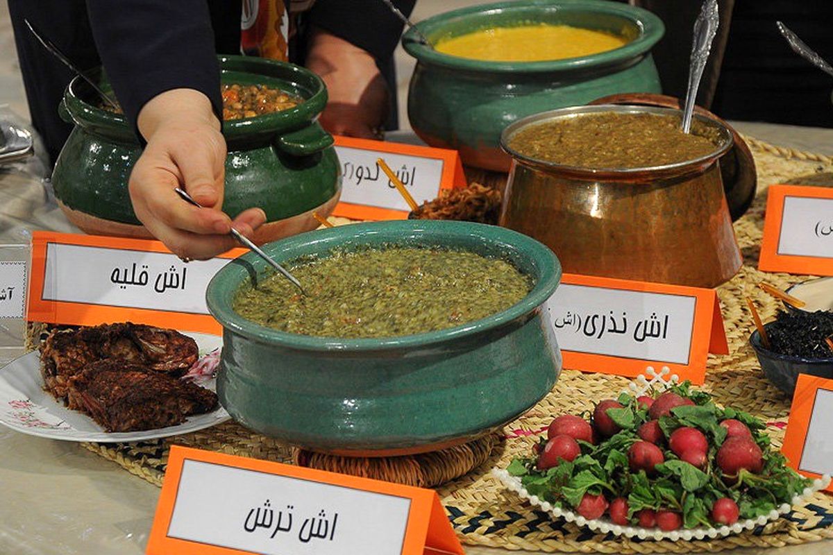 اولین جشنواره گردشگری غذا و هنر ایرانی در میناب برگزار شد