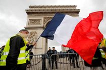 تظاهرات جلیقه زردها در پاریس به خشونت کشیده شد