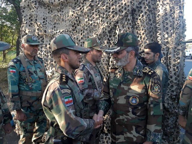 سرلشکر موسوی از گروه 11 توپخانه ارتش در مراغه بازدید کرد