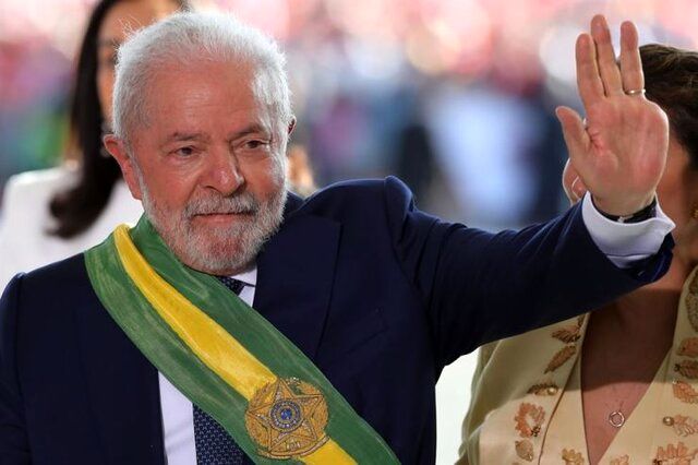 رئیس جمهوری برزیل فرمانده ارتش برزیل را برکنار کرد