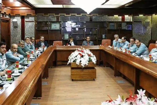 حضور رئیس هیئت عامل ایمیدرو در فولاد مبارکه و تأکید بر تداوم جریان تولید