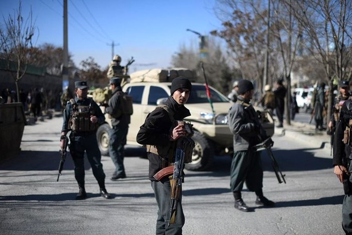 حمله طالبان به پلیس و ارتش افغانستان