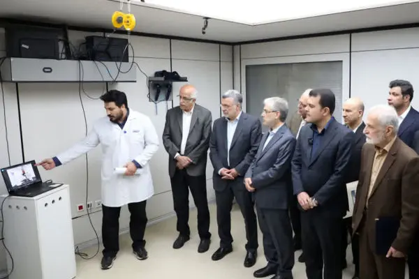 وزیر علوم از آزمایشگاه ملی نقشه برداری مغز بازدید کرد