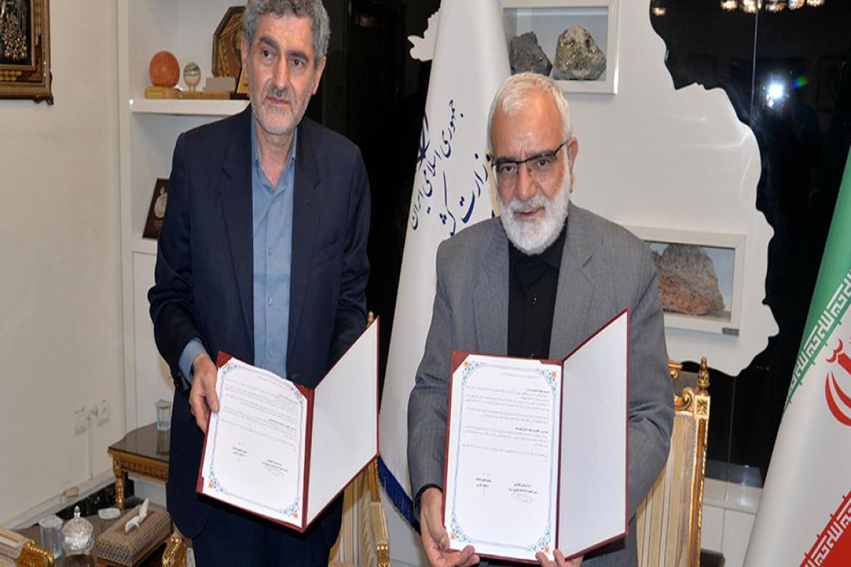  امضای سه تفاهم‌نامه همکاری مشترک میان کمیته امداد و استانداری فارس