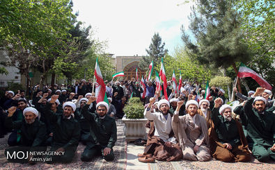 تجمع طلاب و روحانیون تهرانی در حمایت از سپاه