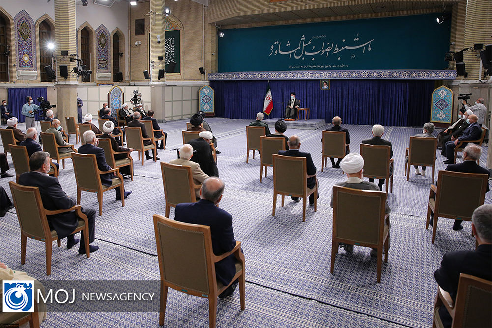 دیدار اعضای مجمع تشخیص مصلحت نظام با مقام معظم رهبری
