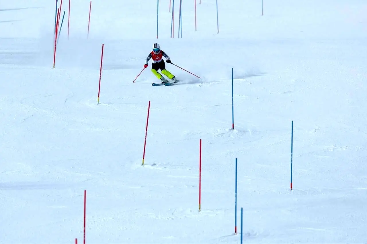 گزارش‌های میدانی حضور نداشتن اعضای تیم ملی اسکی در محل حادثه را تأیید می‌کند