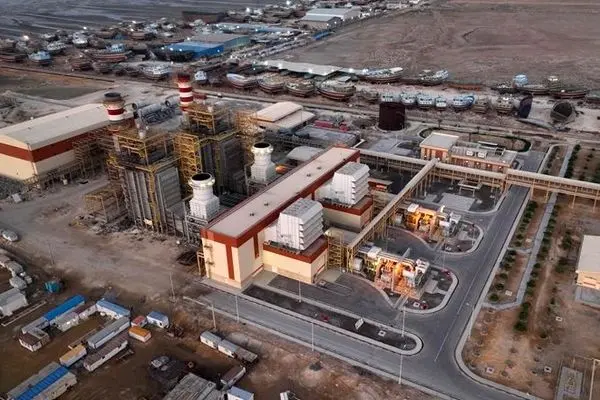 واحد بخار نیروگاه قشم غدیر به شبکه برق کشور متصل شد/ صرفه‌جویی ۴۰۰ میلیون مترمکعب در مصرف سوخت