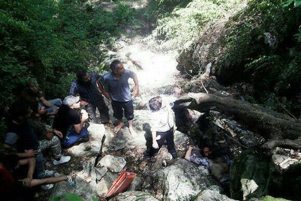 جوان ۲۲ ساله بر اثر سقوط از آبشار خان‌ببین جان باخت