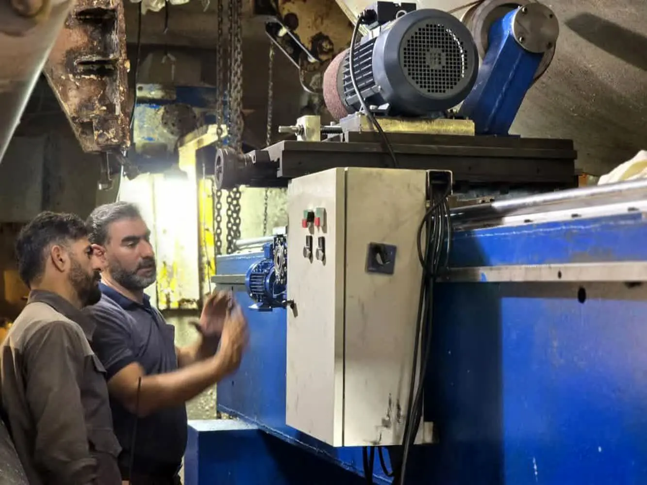 عملیات سنگ زنی سیلندر یانکی با تکنولوژی داخلی در شرکت حریر خوزستان آغاز شد