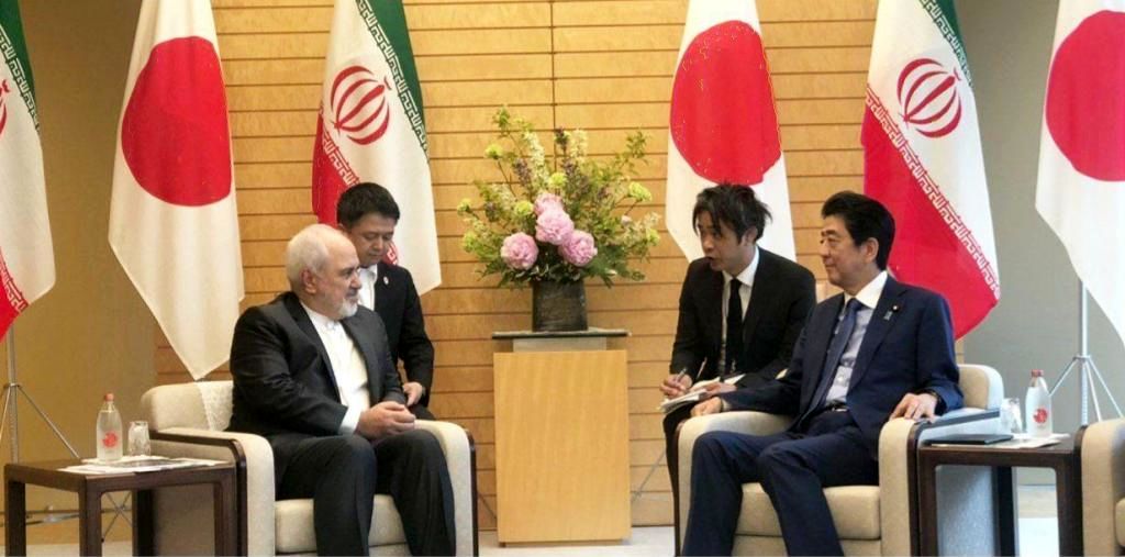 دیدار و رایزنی ظریف با نخست وزیر ژاپن