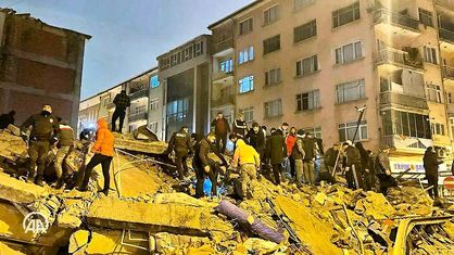 تعداد قربانیان زلزله به ۴۳ هزار و ۵۵۶ نفر رسید