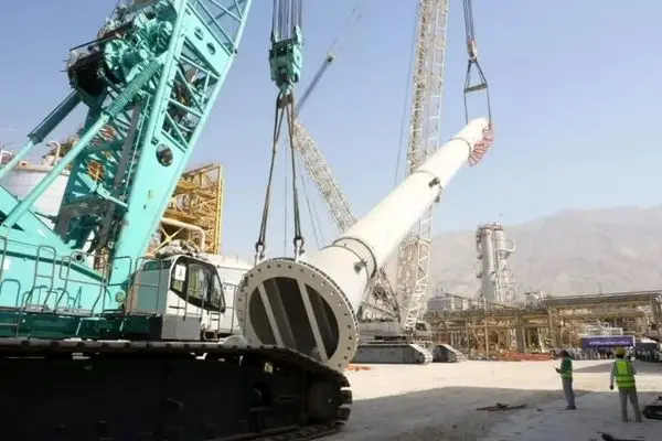 راکتور ۴۰۰ تنی پتروشیمی هنگام با توان مهندسان ایرانی نصب شد