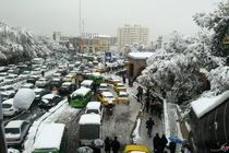خیابان‌های تهران لغزنده و پرترافیک است