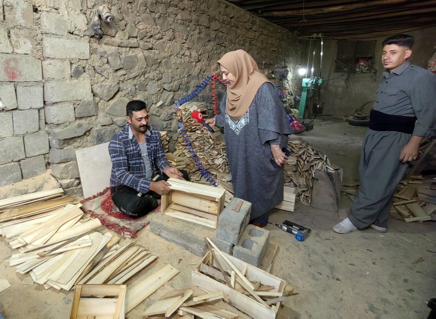 بیش از 300 میلیارد تومان برای اشتغال زایی کولبران سرمایه گذاری انجام دادیم/باید پای صحبت کولبران نشست