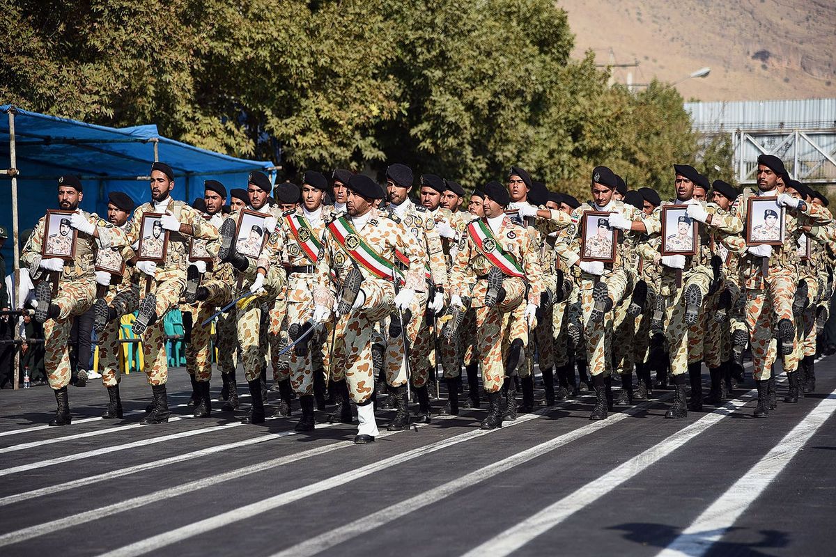 رژه حماسی و نمایش اقتدار نیروهای مسلح خوزستان در اهواز برگزار شد